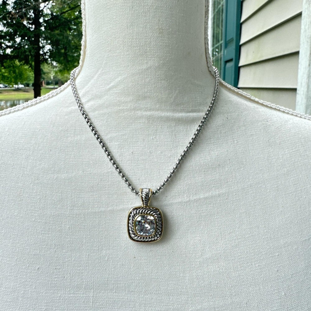NECKLACE - Picture 4 of 14